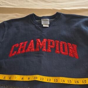 Champion Reverse Weave Cropped Sweatshirt Sz XS Crew Neck Navy with Red letters